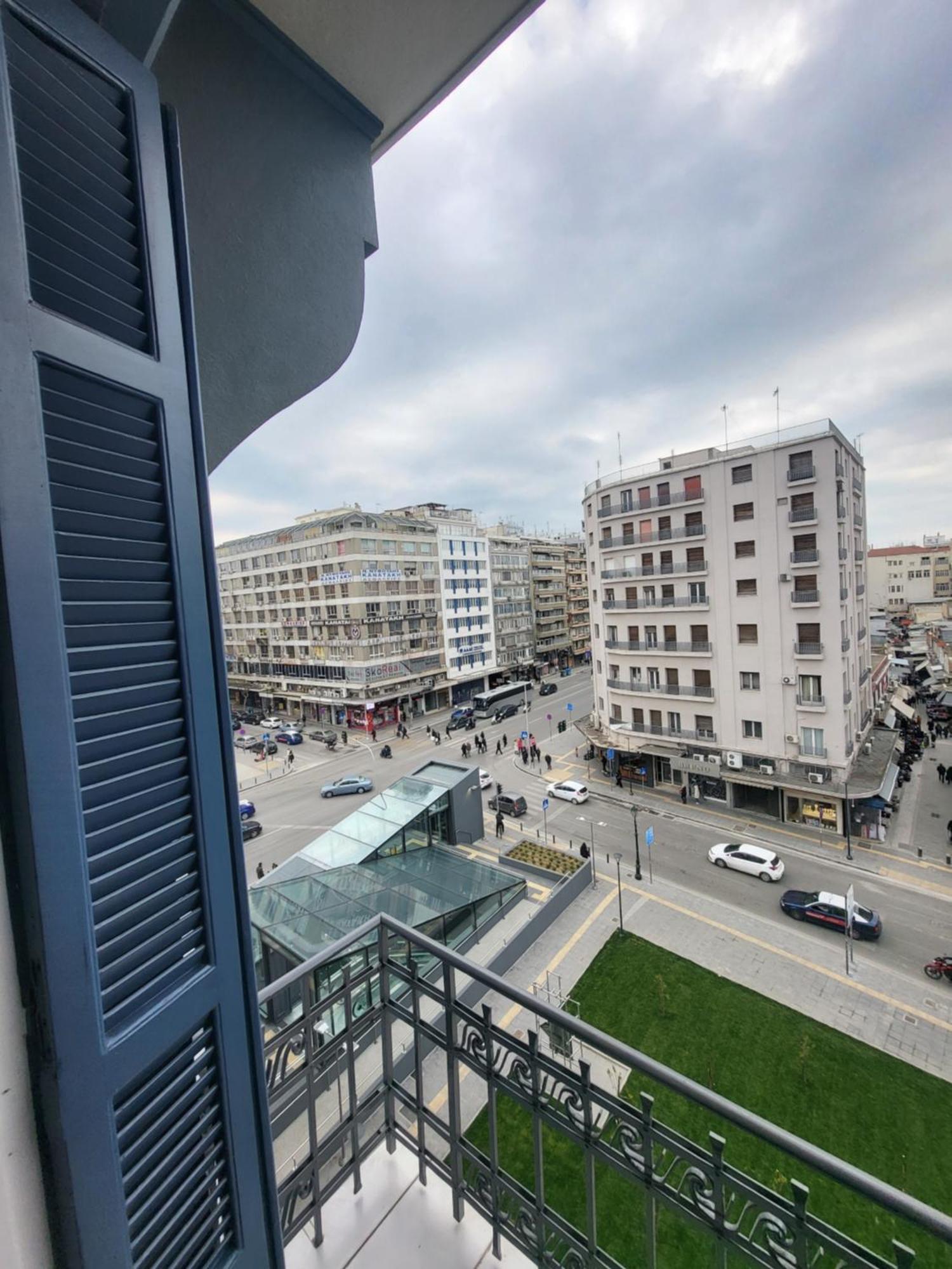 # Alegra Apartment , 10Mtrs From Venizelou Metro Station Thessaloníki Eksteriør billede